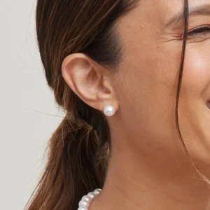 9.0-9.5mm White Akoya Round Pearl Stud Earrings