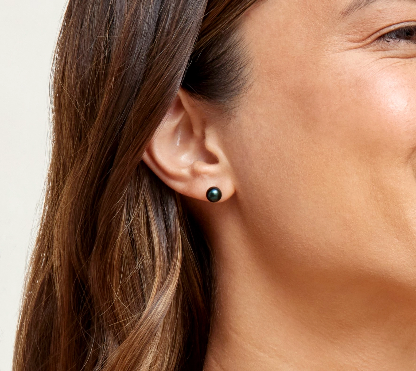 8mm Black Freshwater Round Pearl Stud Earrings